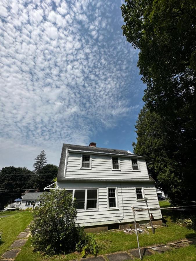 Cute Cape Cod Style Home Pittsfield Exterior foto
